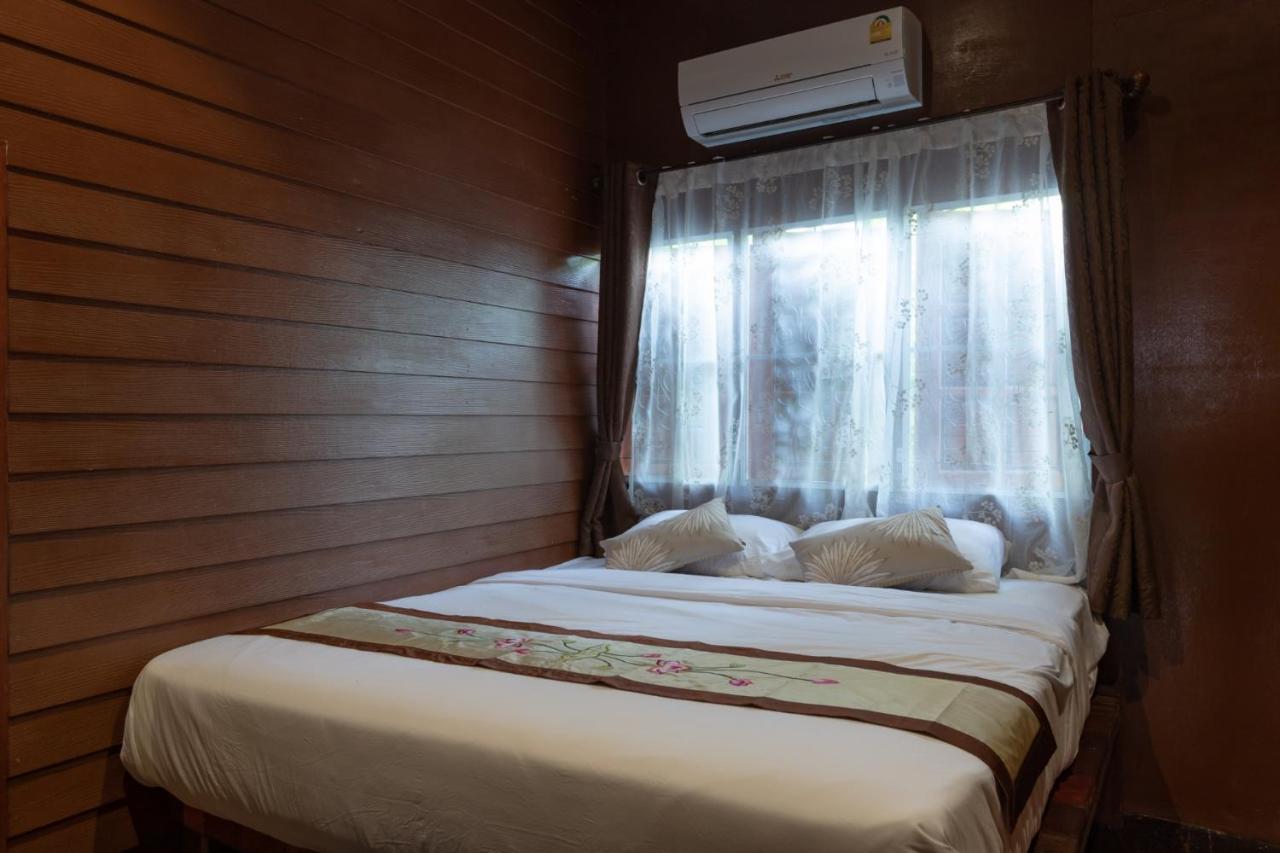 Reuan Vilawan Ratchaburi 外观 照片