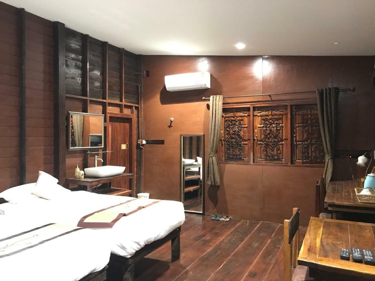 Reuan Vilawan Ratchaburi 外观 照片